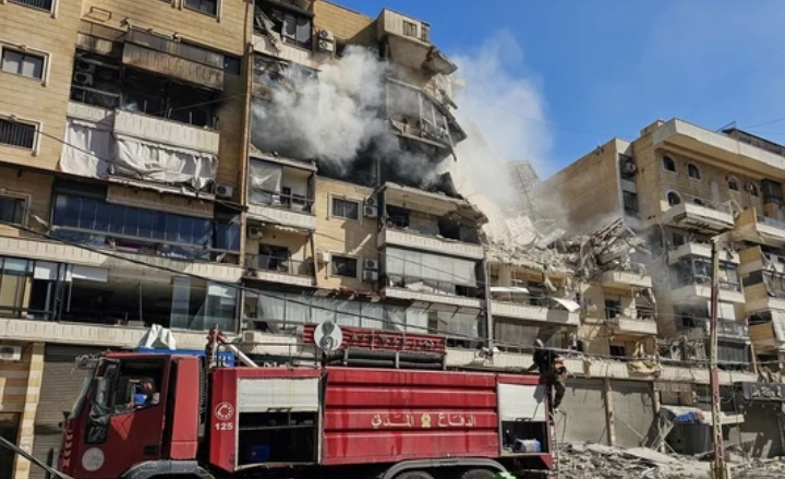 Iran Strikes Tel Aviv With Cluster Warheads